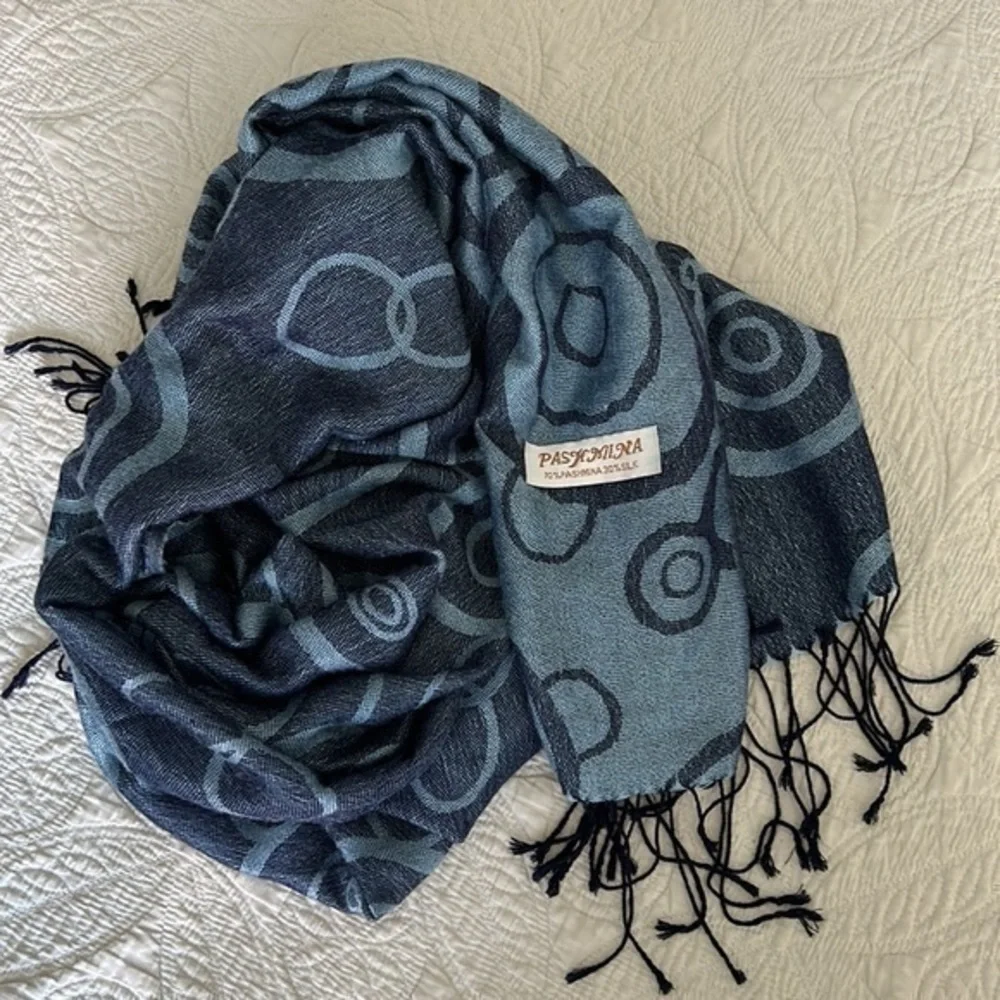 Scarf Pashmina 70% & 30% Silk Blue Circles Design